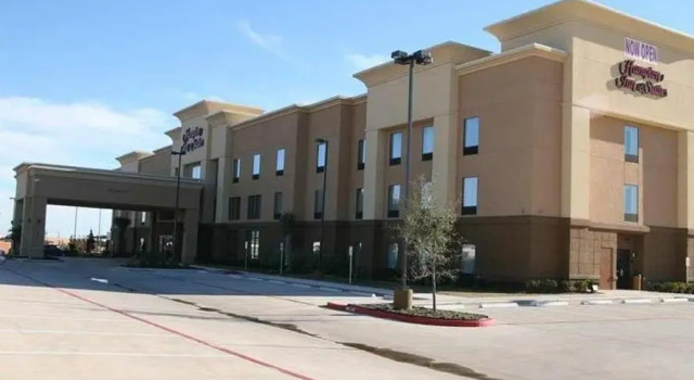 Полулюкс Hampton Inn & Suites Brenham