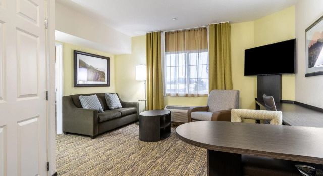 Двухместный люкс c 1 комнатой Candlewood Suites Portland Airport by IHG
