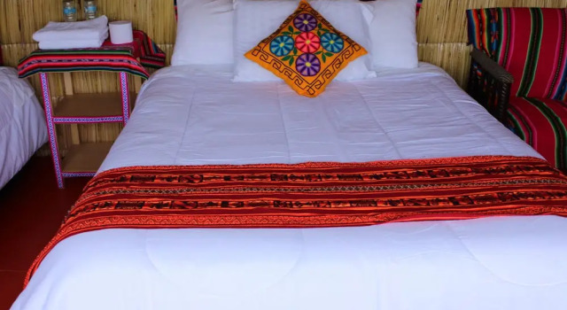 Titicaca Floating Lodge, Book Feriehus Sommerhuse i Chucuito, Hytte