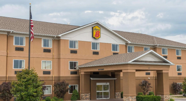 Четырёхместный номер Standard Super 8 by Wyndham St Robert Ft Leonard Wood Area