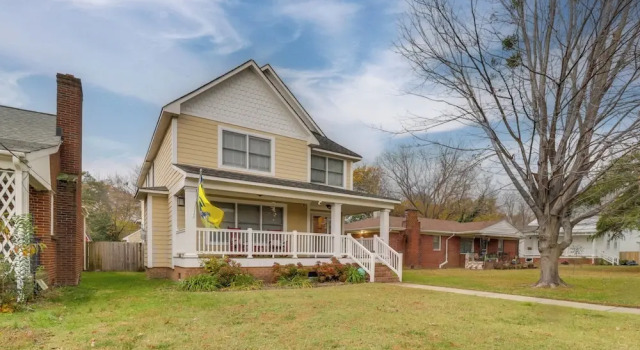 Коттедж Centrally Located Hampton Roads Home w/ Game Room!