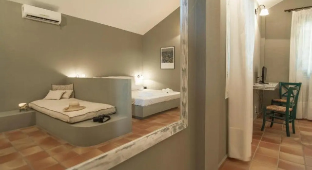 Трёхместный номер Standard с видом на море Mounda Beach Hotel