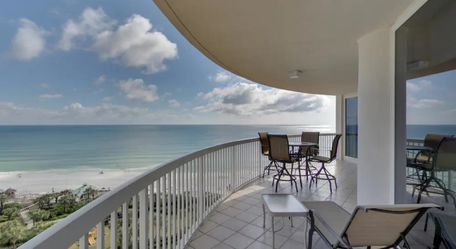 Коттедж Beach Front Destination 3 Bedroom Holiday Home by Five Star Properties