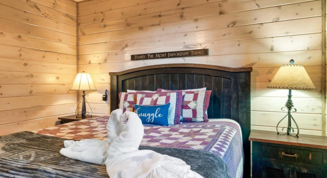 Fall Special, Mountain View, Cabin, HotTub, Game Rm, Sleeps 20