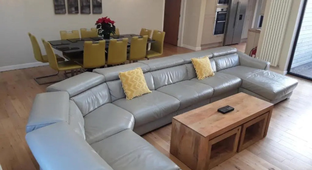 Коттедж с 4 комнатами Hillside Lodge, Tor Farm