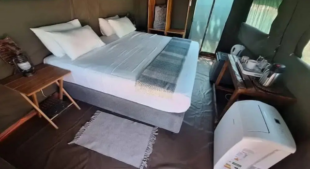 RiverScape Inn Tented Guest House, Book Guesthouse Hotels in Okavango Delta with Parking, Parking