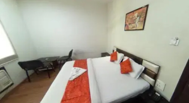 Hotel Pink Pearl, Забронировать Отель Отели штата Чхаттисгарх с парковкой, Парковка