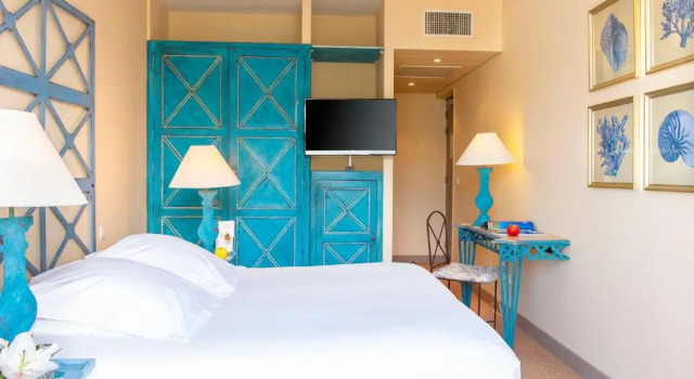 Двухместный номер Superior с балконом и с видом на канал Hotel Le Suffren Golfe de Saint Tropez