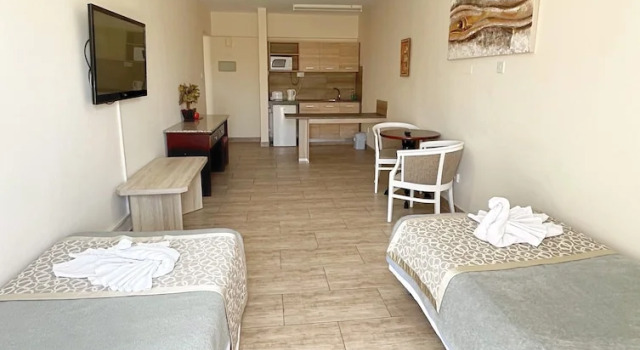 Апартаменты c 1 комнатой с балконом и с видом на сад Antonis G. Hotel Apartments