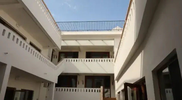 Guanbai Guesthouse, Rezerwuj Hotel Hotele w Tekes z parkingiem, Parking