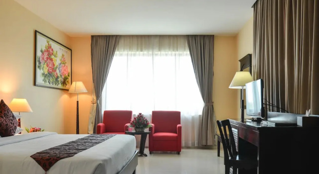 Двухместный номер Deluxe с видом на город Almond Hotel Sothearos