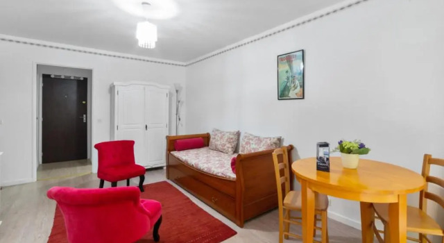 Charming studio w balcony near Roches Noires beach in Trouville - Welkeys