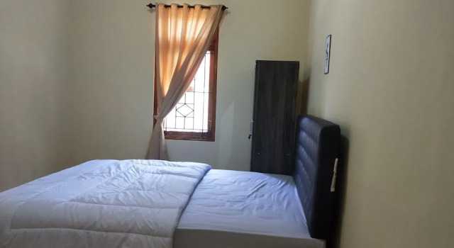 OYO Life 93257 Kos Anugerah, Prenota Hotel Ampenan Lombok