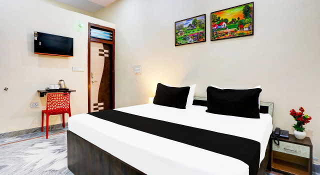 Hotel O swarnim hotel, Varaa Hotelli Neemrana Rajasthan