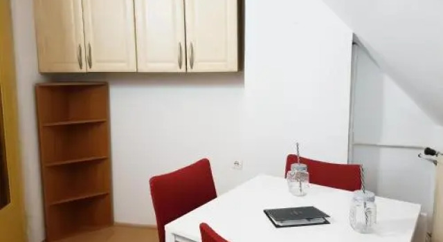Grzechu Wart Hostel, Varaa Hostelli  