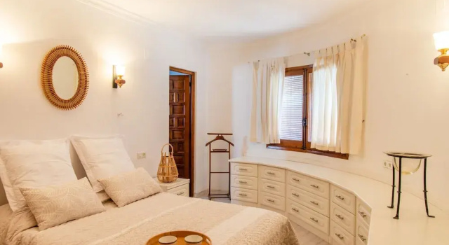 Villa Vista in Alcalali With Swimmingpool and View