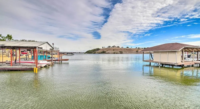 Коттедж Lake Dayz Granbury Retreat w/ Private Dock!