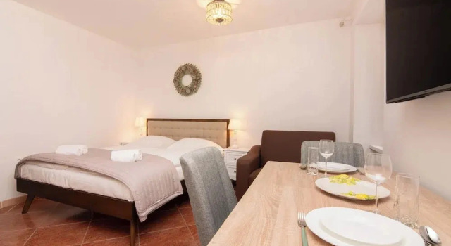 Apartments Leonel Piran