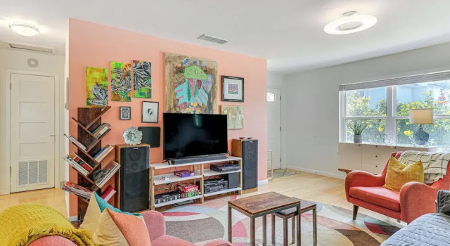 4 Mi to Dtwn Austin: Home w/ Large Fenced Yard!