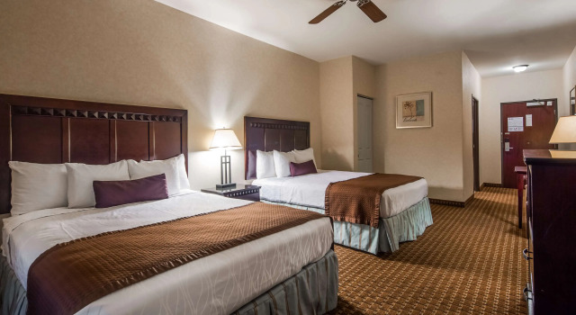 Четырёхместный номер Standard Best Western Plus Main Street Inn