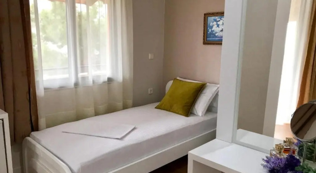 Joy Hotel, Varaa Hotelli Sarandë Vlorë County