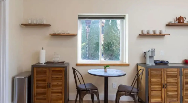 Eco-luxe 1bdr w Patio Free Tix Near Biltmore