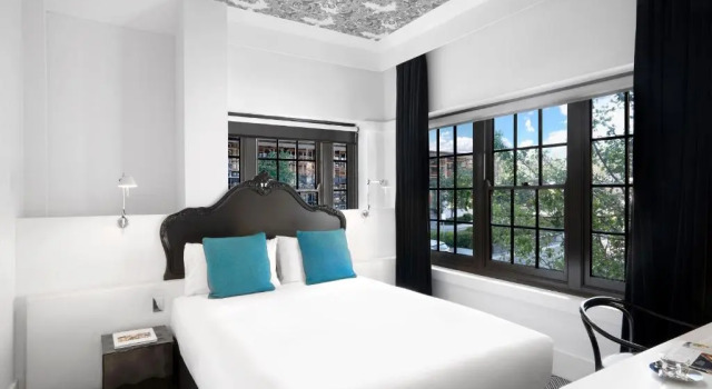 Номер Economy Peppers Gallery Hotel