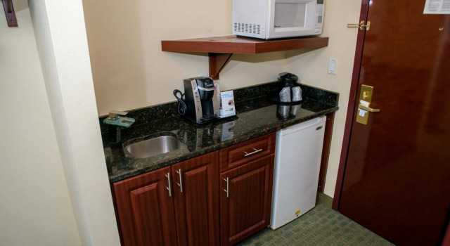 Двухместный номер Standard Holiday Inn Express & Suites Cocoa by IHG