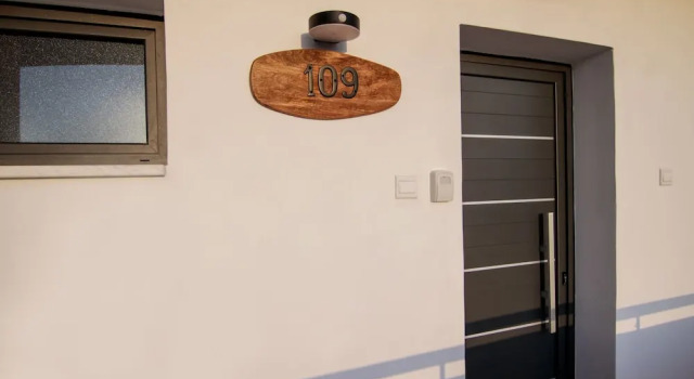 Phaedrus Living: Seaside Luxury Flat Athina 109, Rezerwuj Apartament Hotele w Pafos z parkingiem, w pobliżu Municipal Baths Beach, Parking