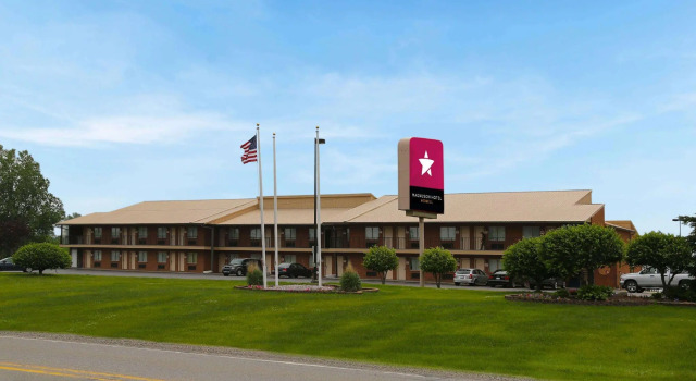 Четырёхместный номер Standard Magnuson Hotel Howell/Brighton