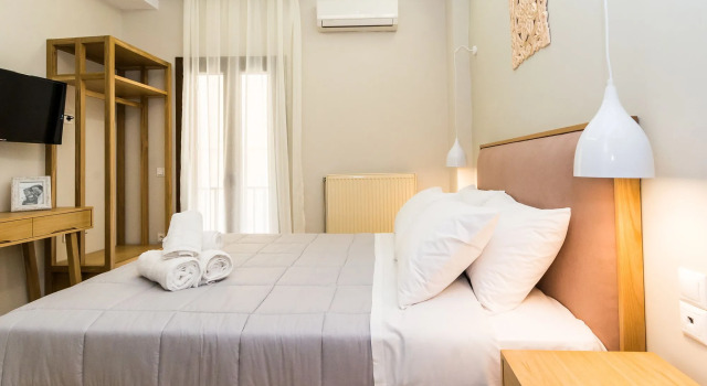 Alektor Studios & Apartments