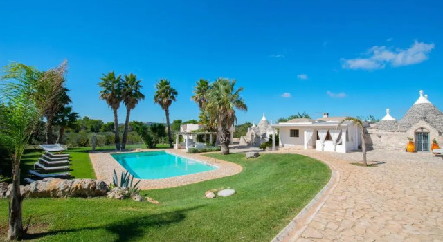 HelloApulia Trulli Oleandro, Buchen Sie Hotel Ceglie Messapica Itria-Tal
