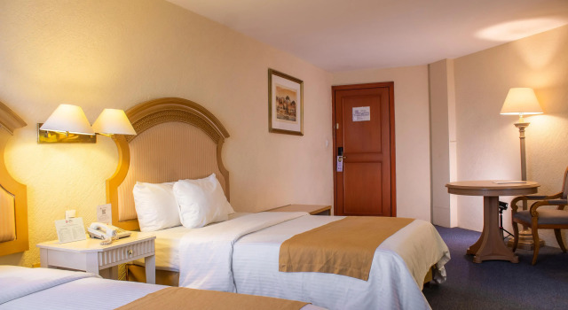 Четырёхместный номер Standard Best Western PLUS Plaza Florida & Tower