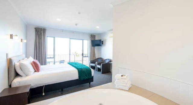 Люкс Executive с балконом Lake Taupo Motor Inn
