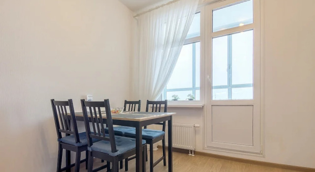 Apartments on Energetikov 9 1-2, Забронировать Апартаменты/квартира Отели Санкт-Петербурга с парковкой, рядом с Ладожская, Парковка