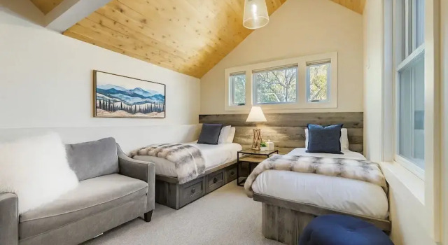 King Road Luxury Lodge, Private Hottub, Game Room, Media Room 45 4 Bedroom Home, Забронировать Отель Парк-Сити Deer Valley - The Canyons, рядом с Горнолыжный подъемник First Time Lift