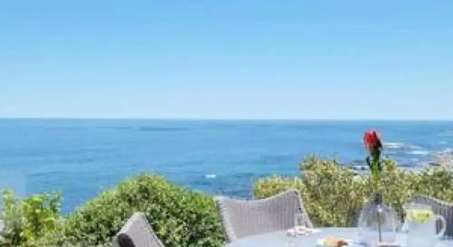 Апартаменты Beachy Apartment w Pool Ocean Views Beach Steps