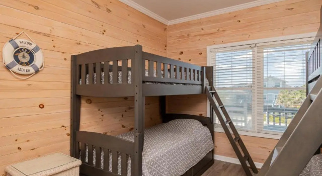 Коттедж Casa Bianca by Oak Island Accommodations