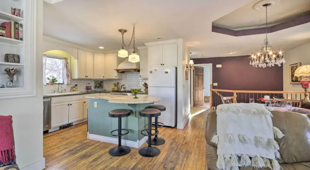 Charming Cody Home, Walk to Downtown!, Забронировать Дом для отпуска Виллы Коуди, рядом с Cedar Mountain Center, Вилла