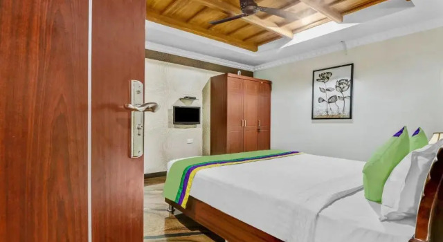 Номер Premium Treebo Symphony Hotels And Resorts Angamally