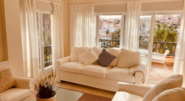 Вилла Newly renovated, Spacious, Bright Villa 5 minutes to the Beach