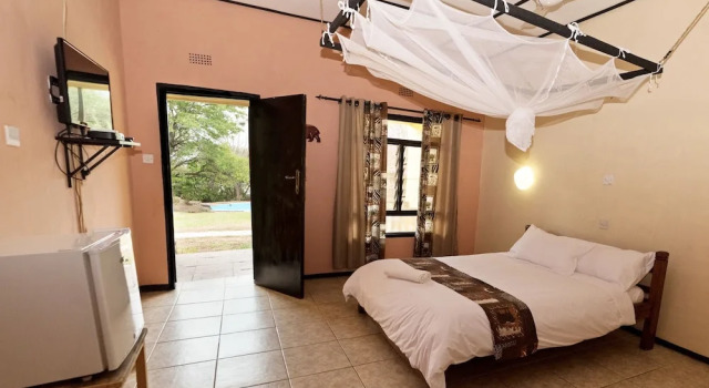 Safari Beach Lodge