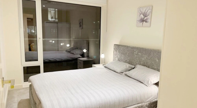 2-bed in Woolwich Riverside With Cinema And Pool, Boek Appartement Hotels in Merseyside met zwembad, Zwembad