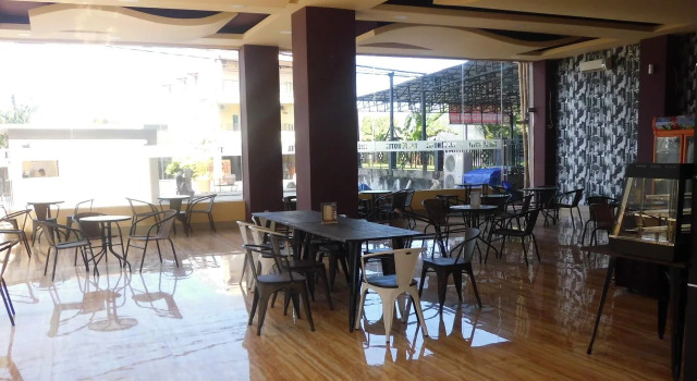 The M Hotel Pinrang, Rezervați Hotel Hoteluri în Sulawesi cu parcare, Parcare