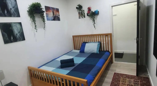 One Bedroom APARTMENT with GARDEN,sleep up to 4ppl