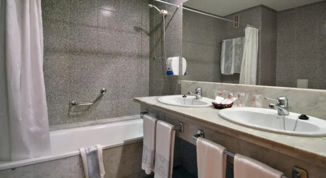 Трёхместный номер Economy Hotel Puerto Palace
