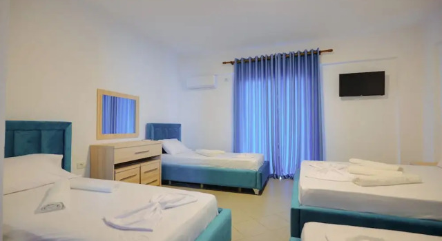 Семейный номер Standard с балконом Hotel Mema