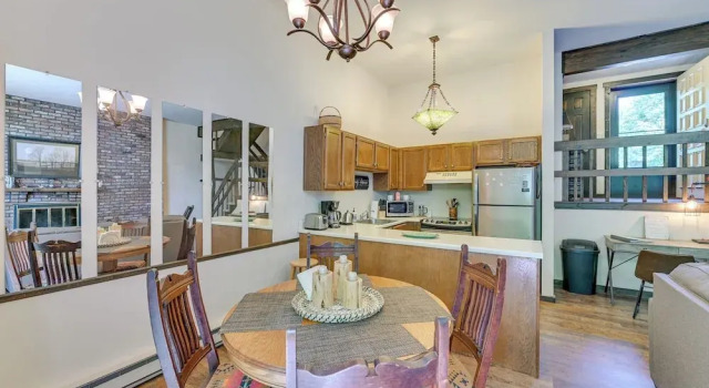 Апартаменты с 2 комнатами с балконом Windham Retreat w/ Private Deck & Mtn Views!