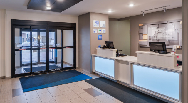 Holiday Inn Express Hotel & Suites Sioux Falls At Empire Mall by IHG, Book Hotel Sioux Falls South Dakota