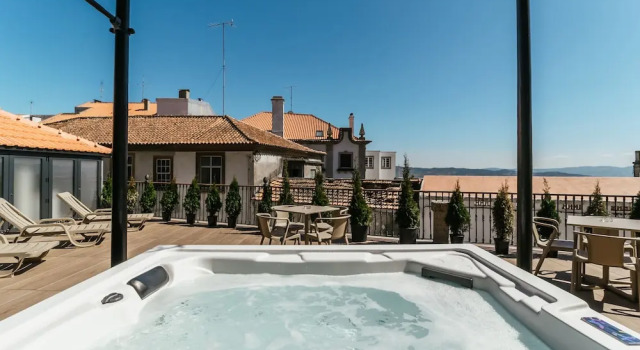 Апартаменты Royal с балконом Royal Collection Covilhã